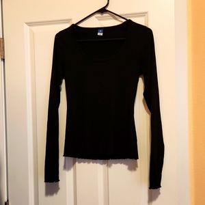 Really cute staple black shirt!